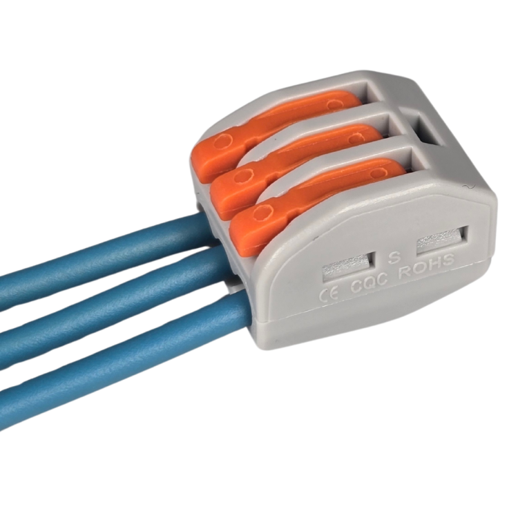 Szybkozłączka elektryczna TAC PCG213 3-torowa – kompaktowa złączka instalacyjna do przewodów jednodrutowych i elastycznych, zapewniająca bezpieczne i trwałe połączenia kabli, doskonała alternatywa dla tradycyjnych kostek elektrycznych.