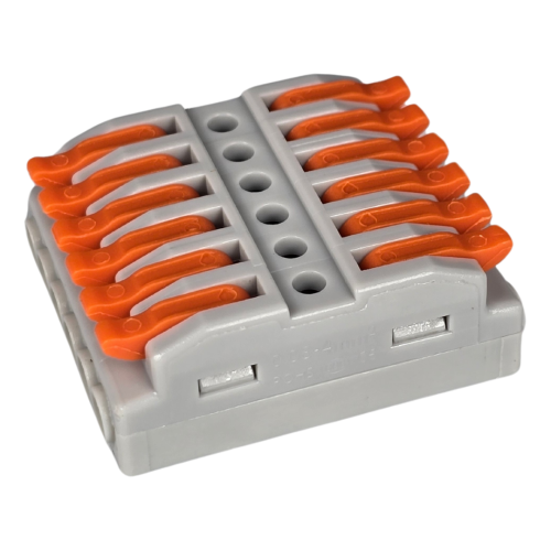 Szybkozłączka elektryczna przelotowa TAC SPL6 – kompaktowa złączka instalacyjna do przewodów jednodrutowych i elastycznych, zapewniająca bezpieczne i trwałe połączenia kabli, stanowiąca nowoczesną alternatywę dla tradycyjnych kostek elektrycznych.