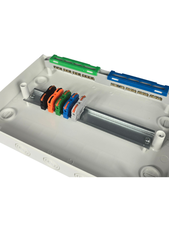 Szybkozłączki elektryczne TAC Zestaw KV121 40 sztuk – komplet kompaktowych złączek do przewodów jednodrutowych i elastycznych, zapewniających szybkie, bezpieczne i trwałe łączenie kabli oraz wygodną alternatywę dla tradycyjnych kostek elektrycznych.