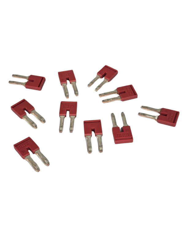 Mostek wtykowy 2-torowy – kompaktowe rozwiązanie do mostkowania obwodów w złączkach i szybkozłączkach elektrycznych. Zapewnia szybkie, bezpieczne i trwałe połączenia oraz porządek w instalacji, stanowiąc alternatywę dla mostkowania przewodami.