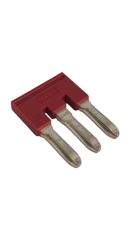 Mostek wtykowy 3-torowy – kompaktowe rozwiązanie do mostkowania obwodów w złączkach i szybkozłączkach elektrycznych. Zapewnia szybkie, bezpieczne i trwałe połączenia oraz porządek w instalacji, stanowiąc alternatywę dla mostkowania przewodami.