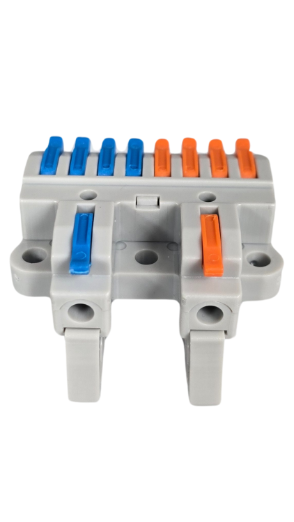 Szybkozłączka elektryczna KV4208 – przelotowy rozgałęźnik na szynę DIN 2/8, kompaktowa, beznarzędziowa złączka do przewodów jednodrutowych i elastycznych, zapewniająca szybkie, bezpieczne i trwałe połączenia kabli.