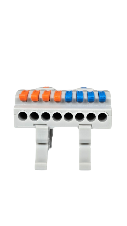 Szybkozłączka elektryczna KV4208 – przelotowy rozgałęźnik na szynę DIN 2/8, kompaktowa, beznarzędziowa złączka do przewodów jednodrutowych i elastycznych, zapewniająca szybkie, bezpieczne i trwałe połączenia kabli.