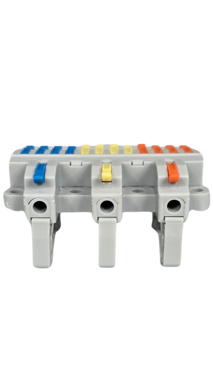 Szybkozłączka elektryczna KV4312 – przelotowy rozgałęźnik na szynę DIN 3/12, kompaktowa, beznarzędziowa złączka do przewodów jednodrutowych i elastycznych, zapewniająca szybkie, bezpieczne i trwałe połączenia kabli.